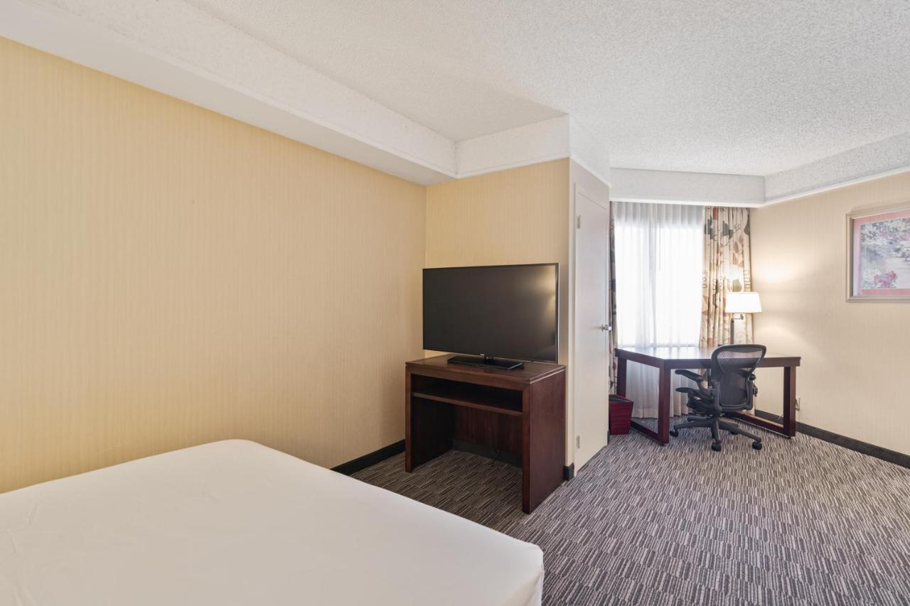 Harmony Suites Secaucus Meadowlands Bagian luar foto