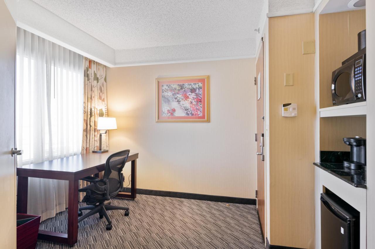 Harmony Suites Secaucus Meadowlands Bagian luar foto