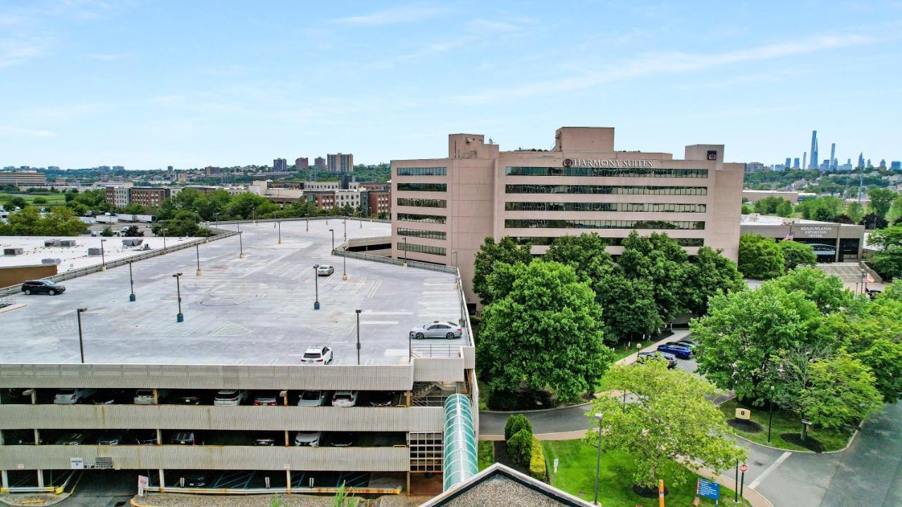 Harmony Suites Secaucus Meadowlands Bagian luar foto